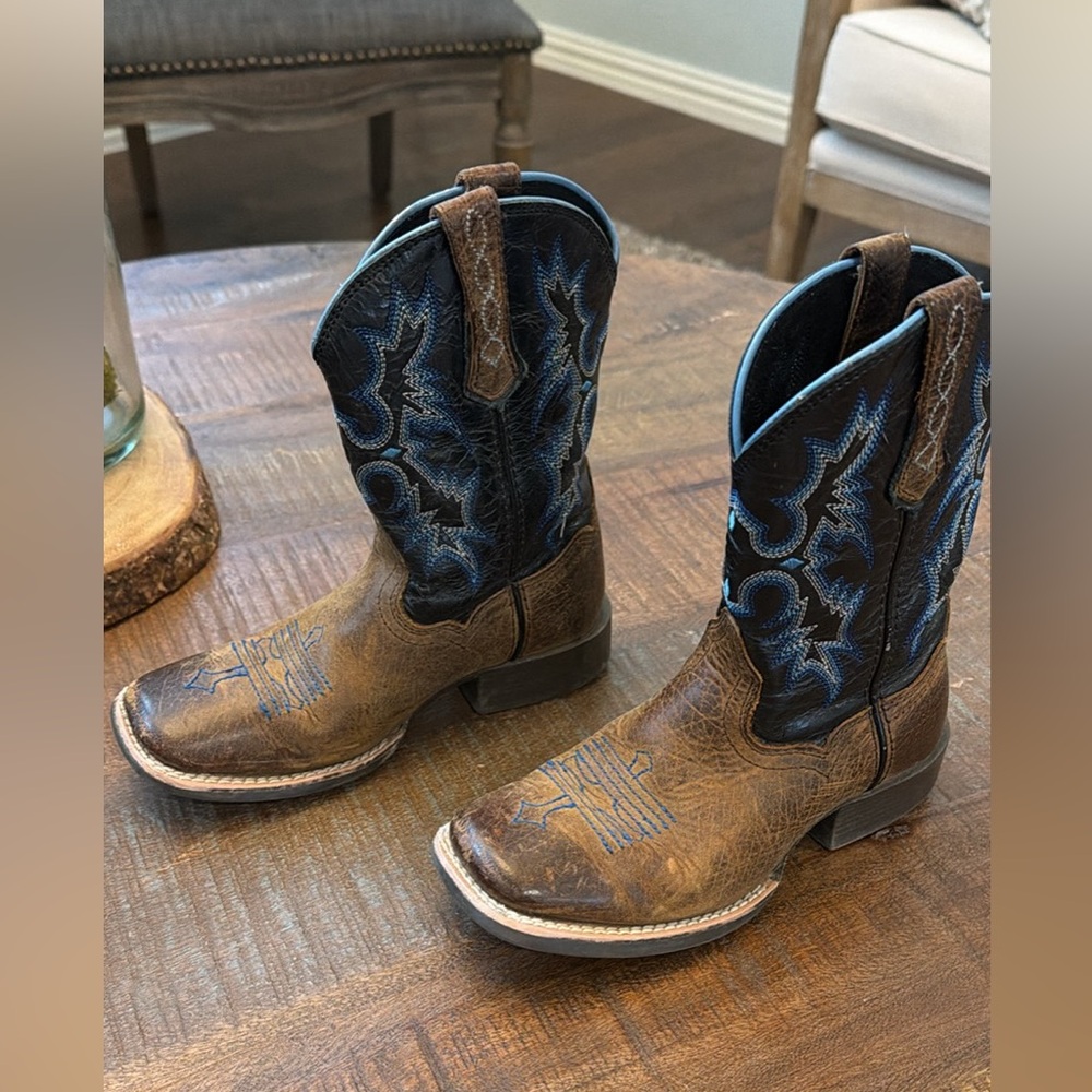 ARIAT BOYS' TOMBSTONE WESTERN BOOTS - SQUARE TOE
 Brown and Black Western Boots